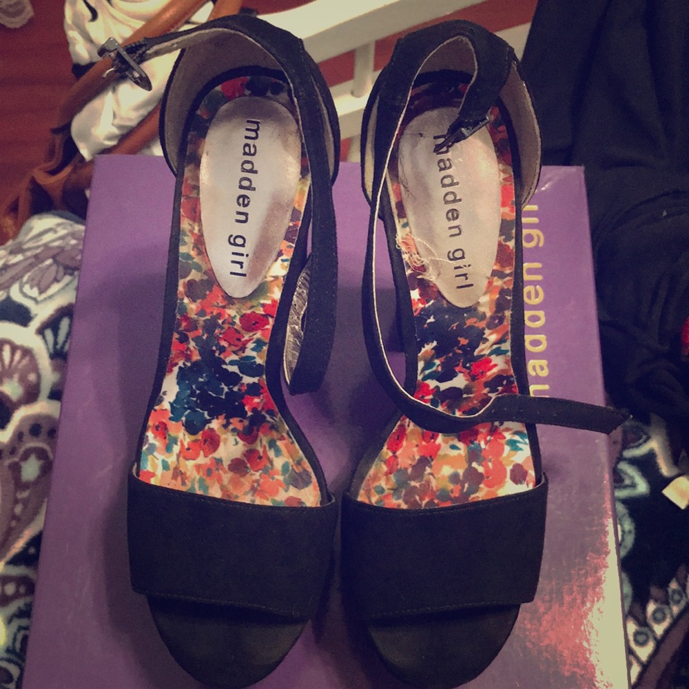 Madden Girl Black Pumps